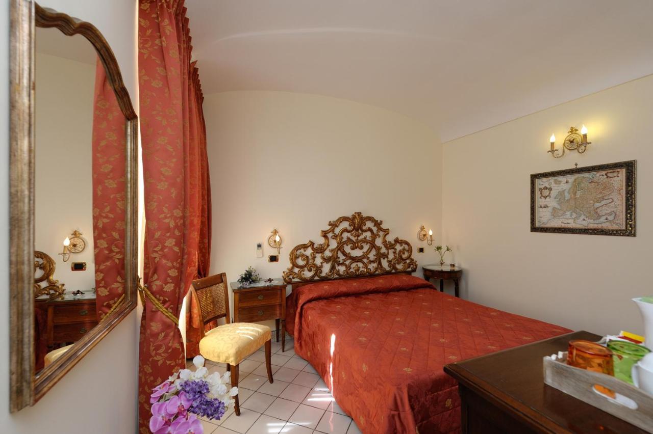 Amalfi Old Square Room & Apartments Eksteriør bilde