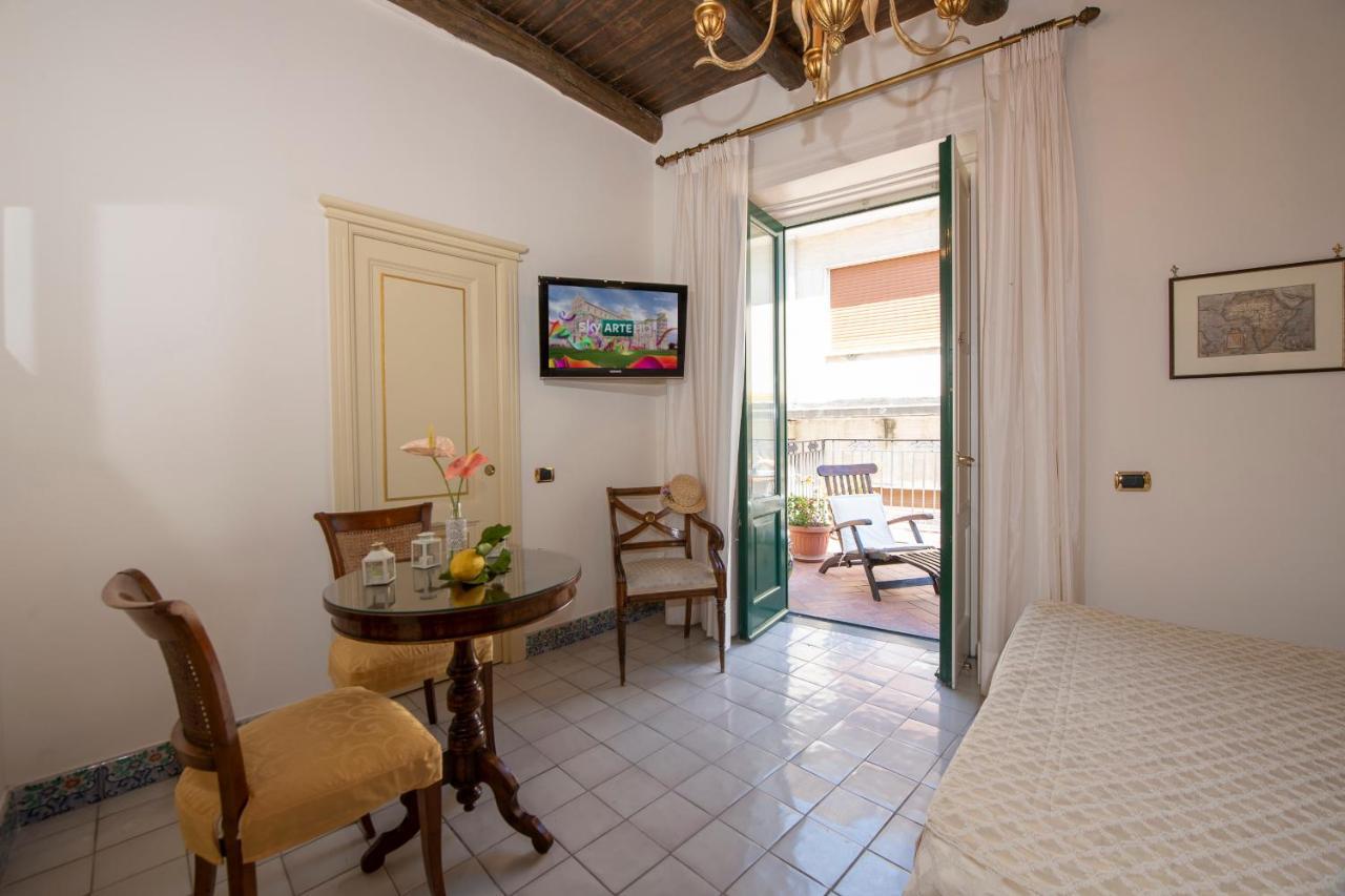 Amalfi Old Square Room & Apartments Eksteriør bilde